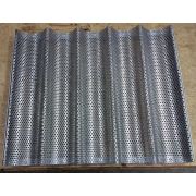 Противень черная сталь перфорированный 330*400 мм, 5 волн длина багета 330 мм.